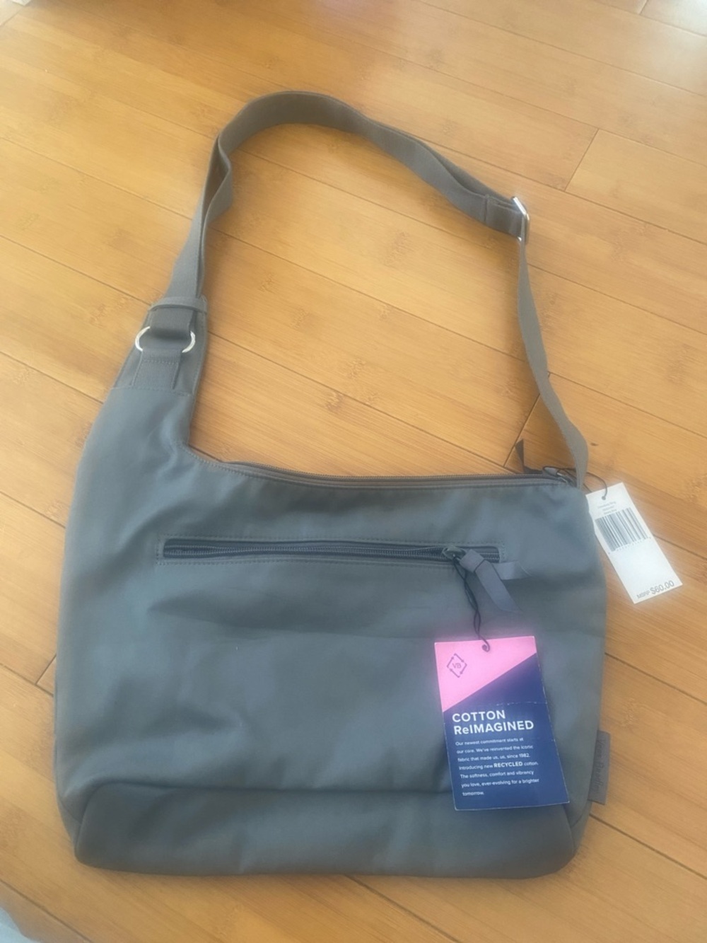 Minimalist Vera Bradley crossbody sling bag